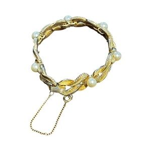 Crown Trifari gold tone faux pearl safety chain bracelet 6.5”